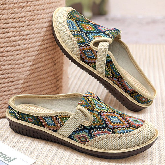 Sandals in ethnic woven linen