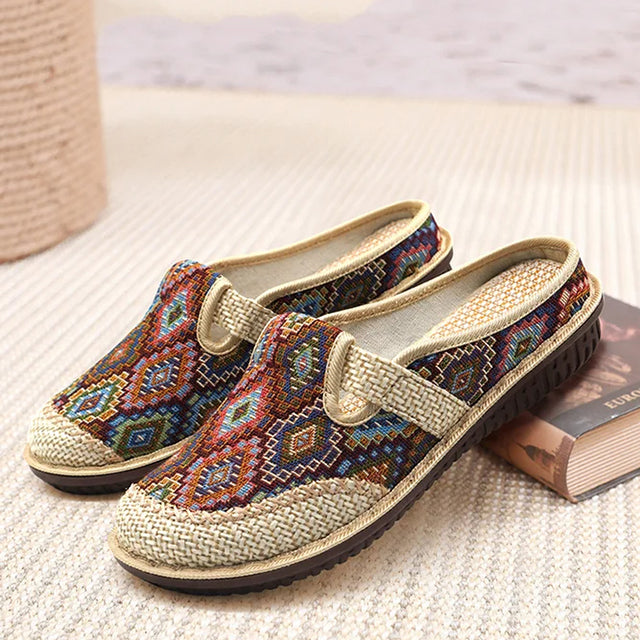 Sandals in ethnic woven linen