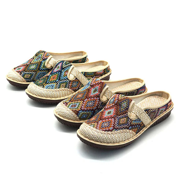 Sandals in ethnic woven linen