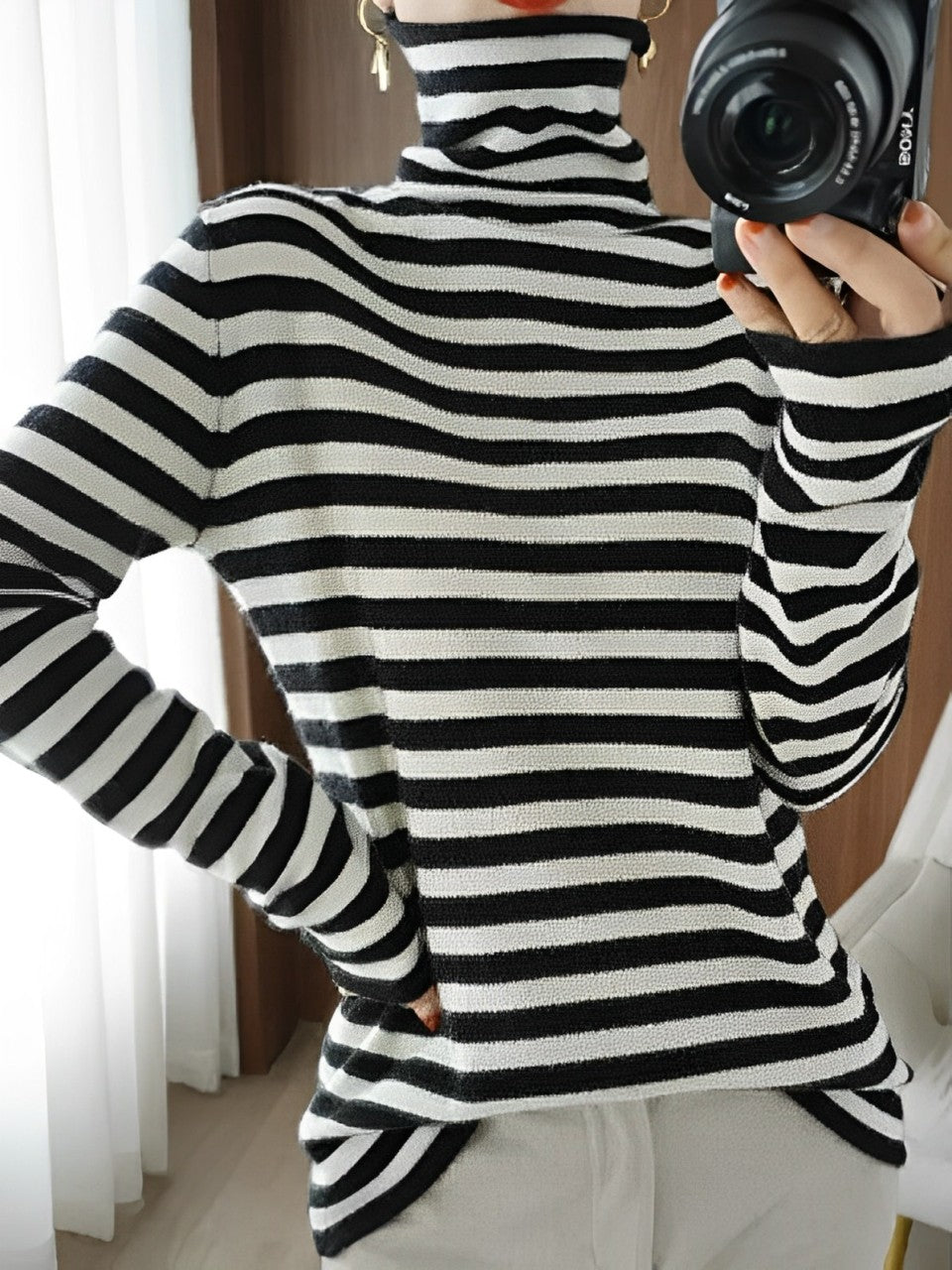 Women - Wool Jumper - Elegant Striped Design - Cozy & Stylish Knitwear