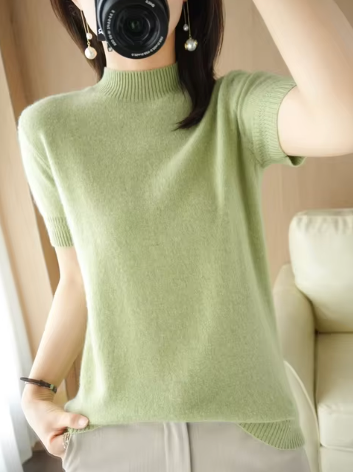 Short-sleeved knitted turtleneck jumper