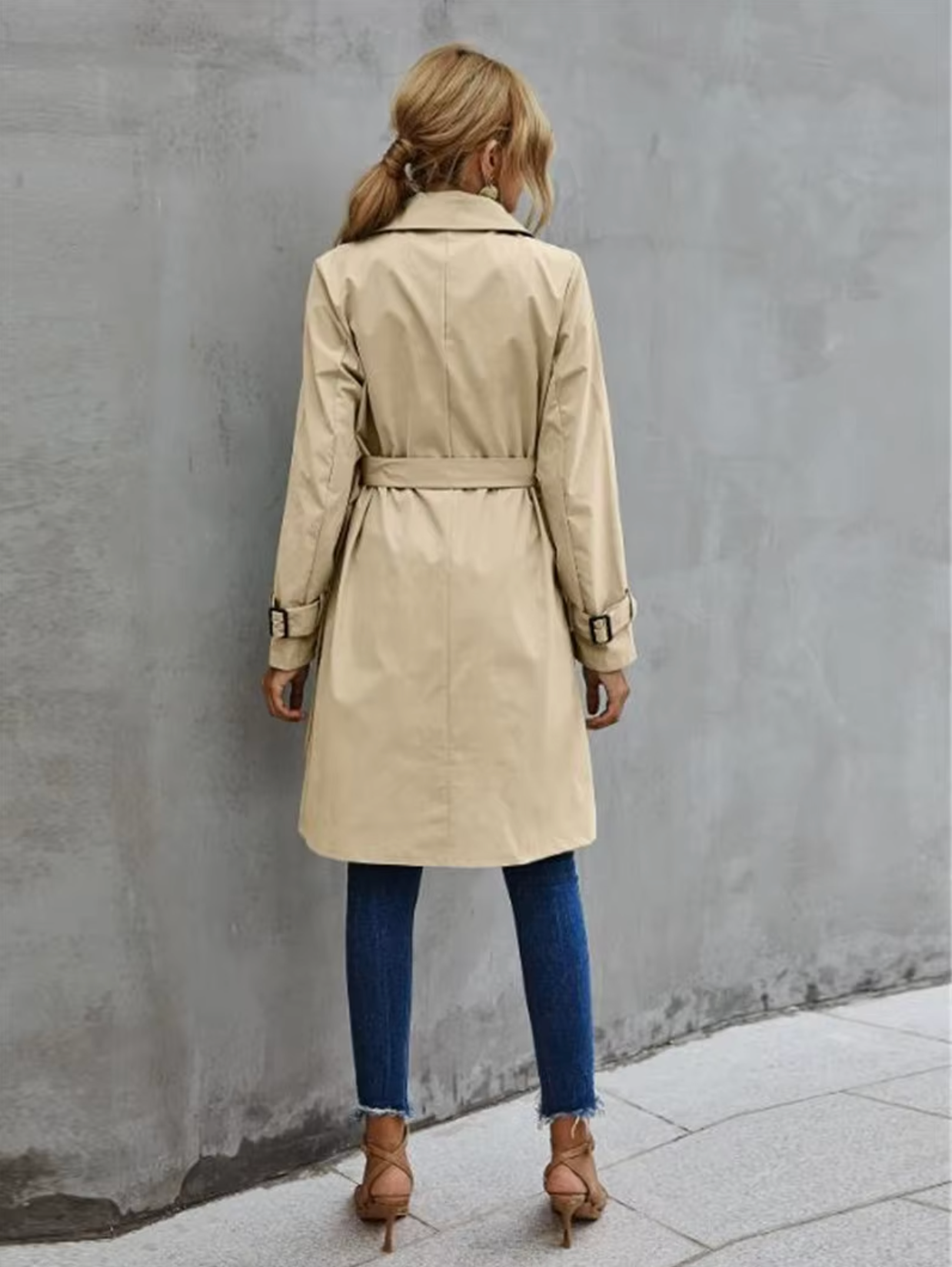 Casual trench coat with long sleeves