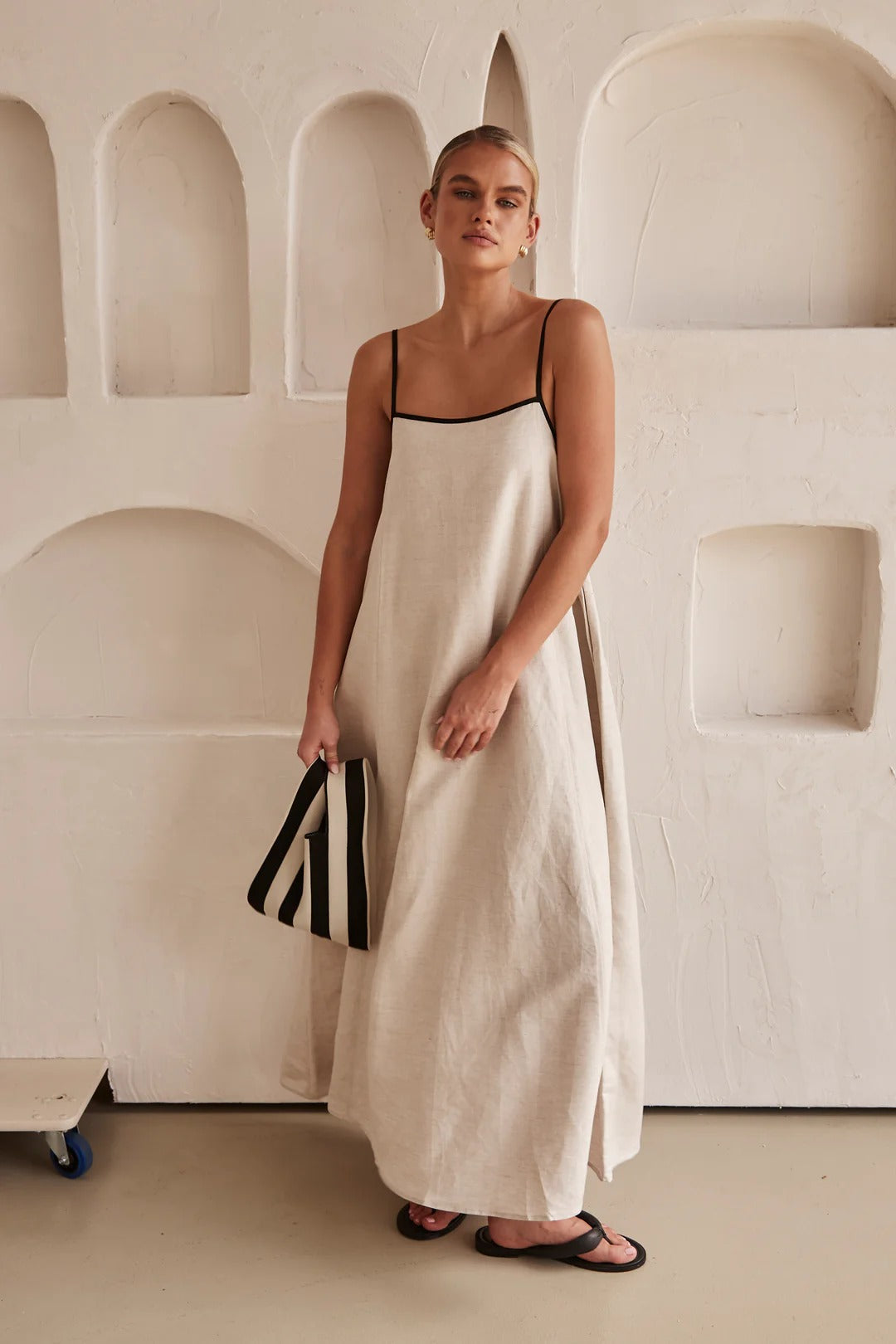 Contrasting linen maxi dress