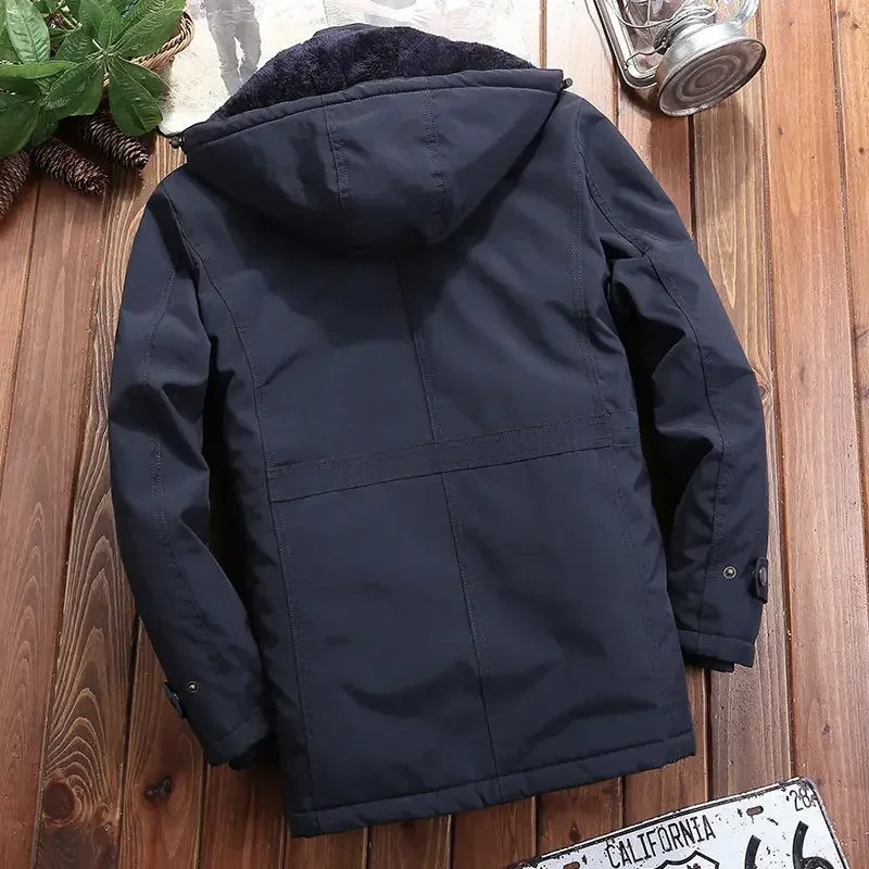 Winter jacket with warm lining and hood, suitable for outdoor use