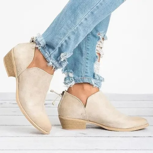 Entry Ankle Boots with Low Heel and Round Nose