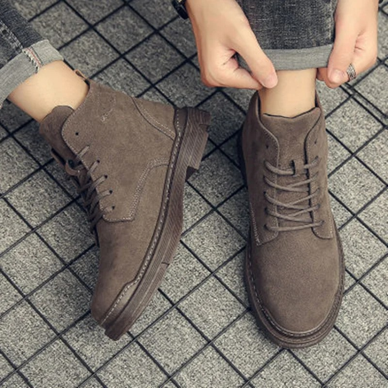 Boots with suede upper and padded insole