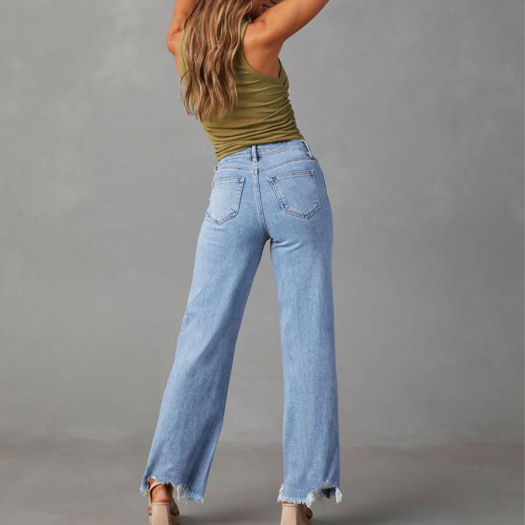 Straight jeans with fringed hem