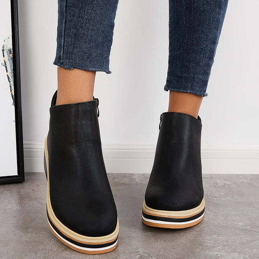 Stylish ankle boots with zip and platform