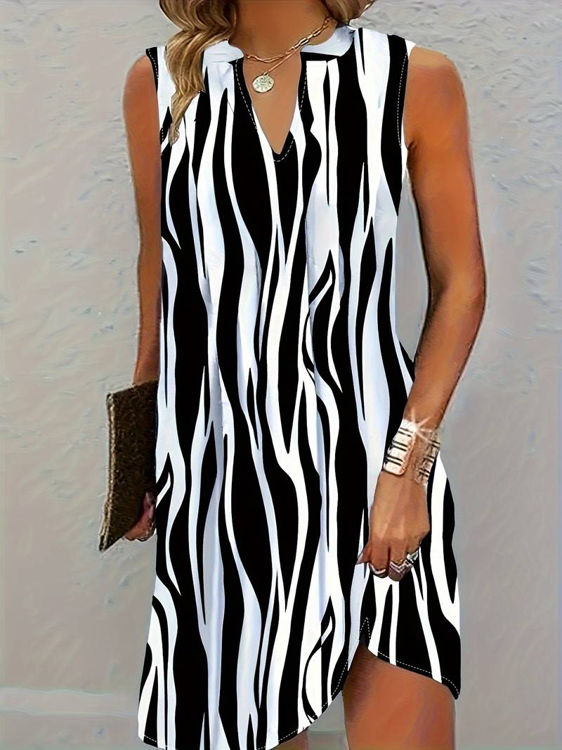 Abstract dress with ribbed print