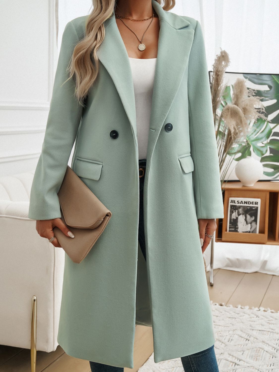 Women - Elegant Coat - Stylish Design - Perfect for Any Occasion