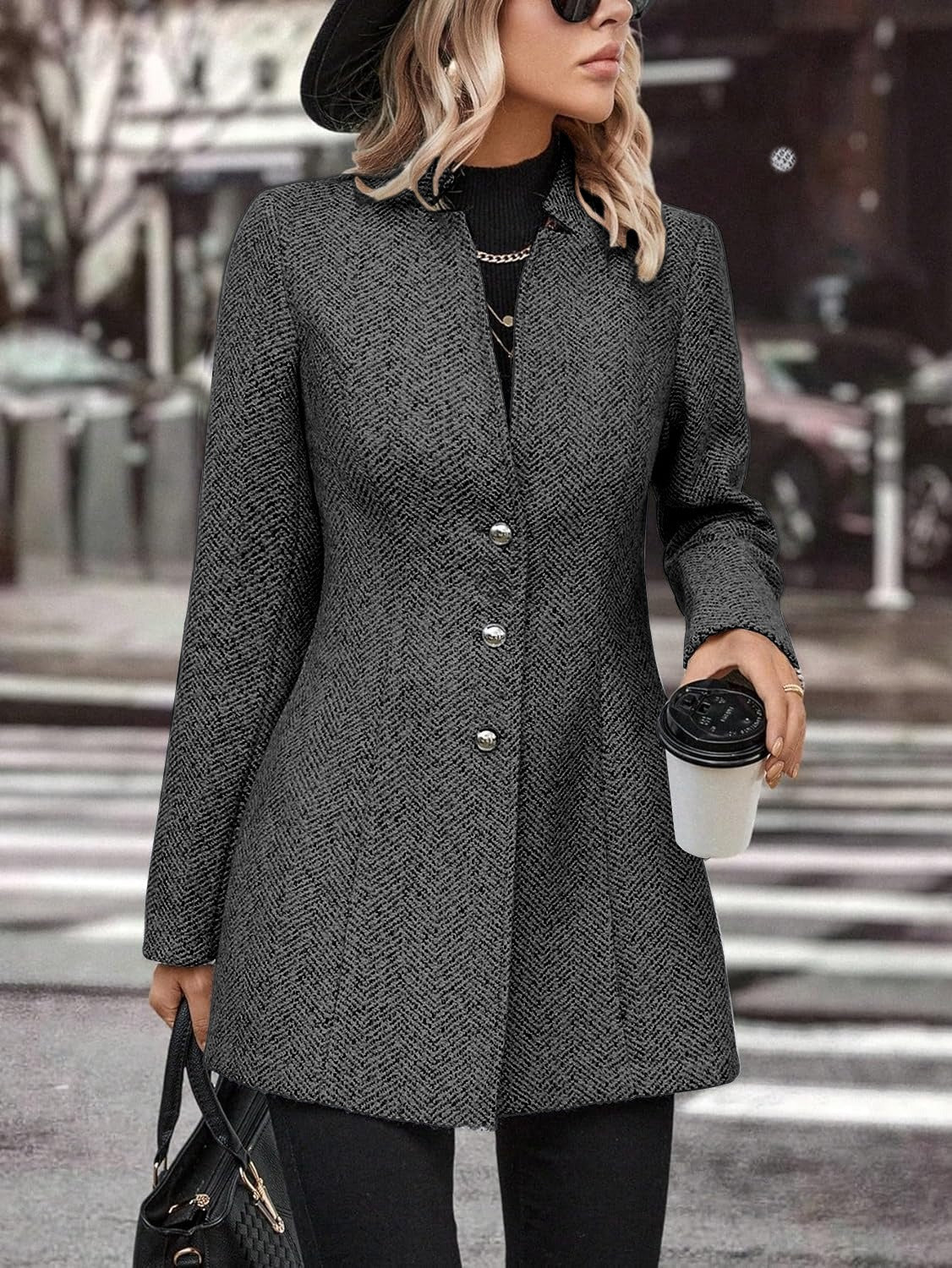 Long woollen blazer in an elegant style