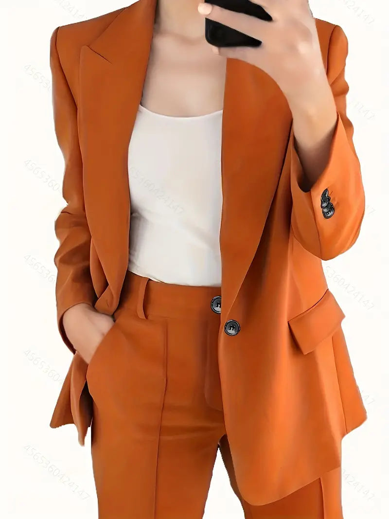 Blazer With Lapels and Flared Trousers in a Set With Button Closure