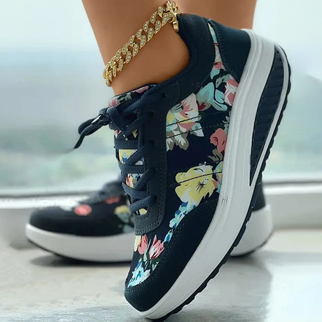 Canvas shoes with floral print