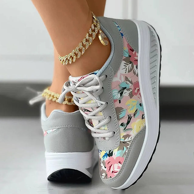 Canvas shoes with floral print