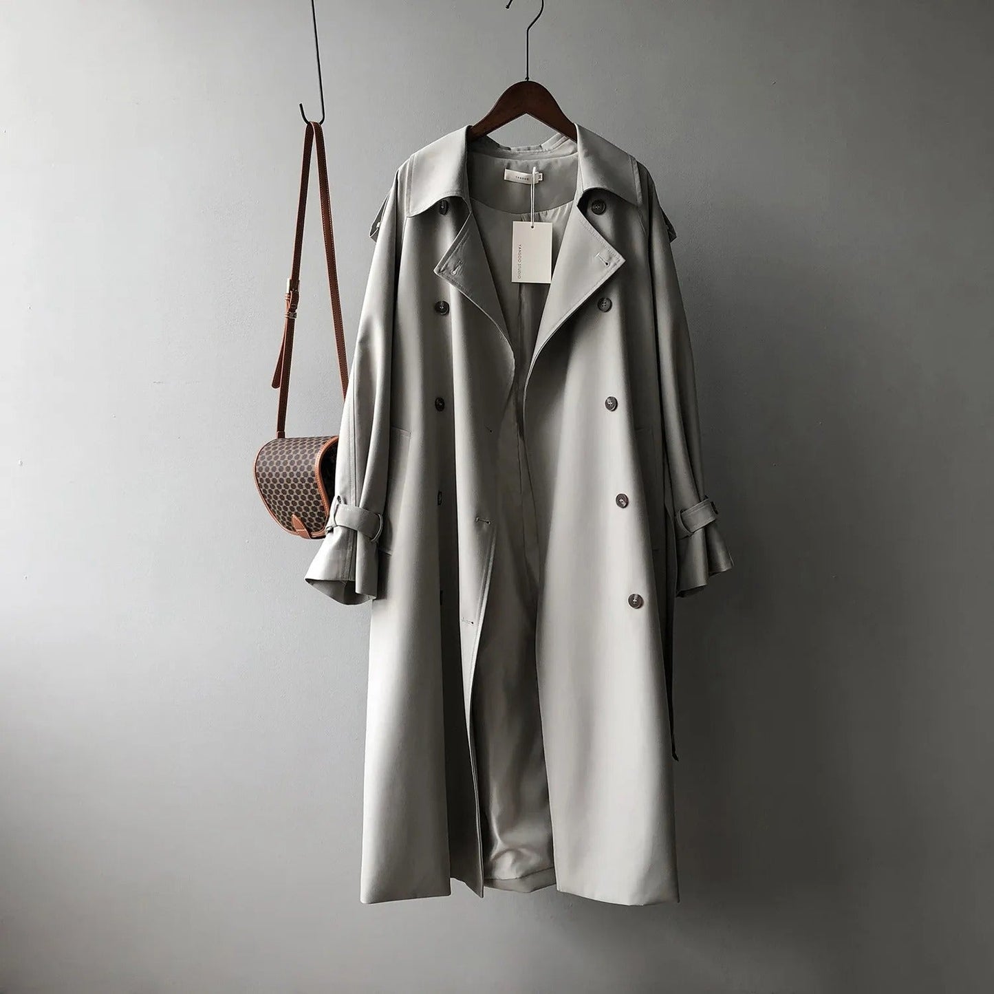 Women - Windbreaker Trench Coat - Lightweight & Stylish - Versatile Outerwear for All Seasons