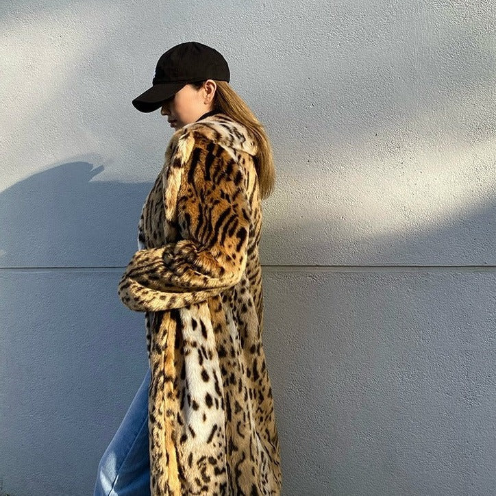 Stylish coat with tiger print