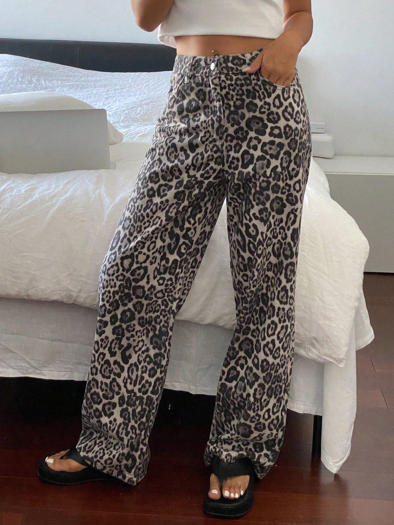 Women - Wide Leg Denim Trousers - Leopard Print, Pockets - Trendy Casual Style for Everyday Wear