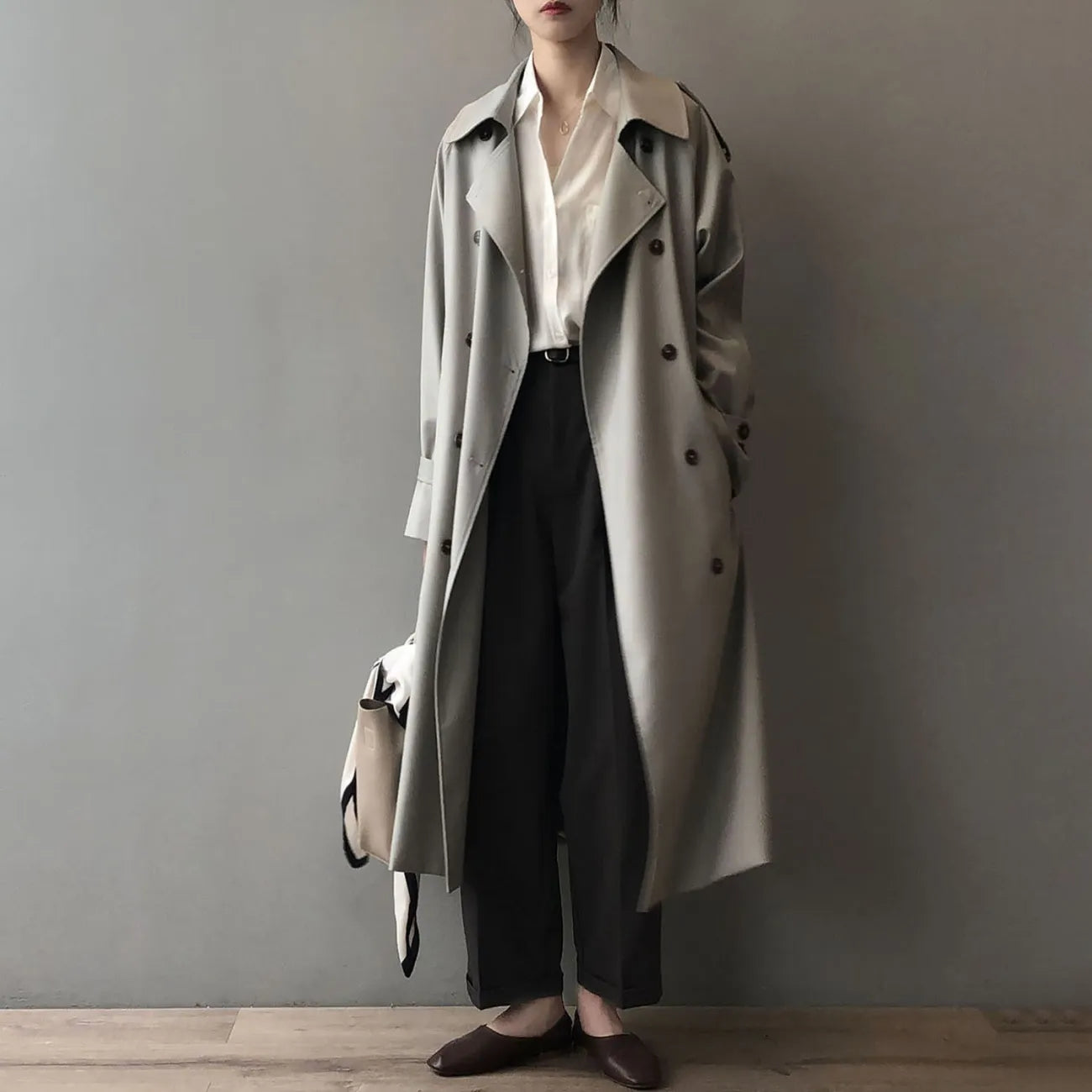 Women - Windbreaker Trench Coat - Lightweight & Stylish - Versatile Outerwear for All Seasons