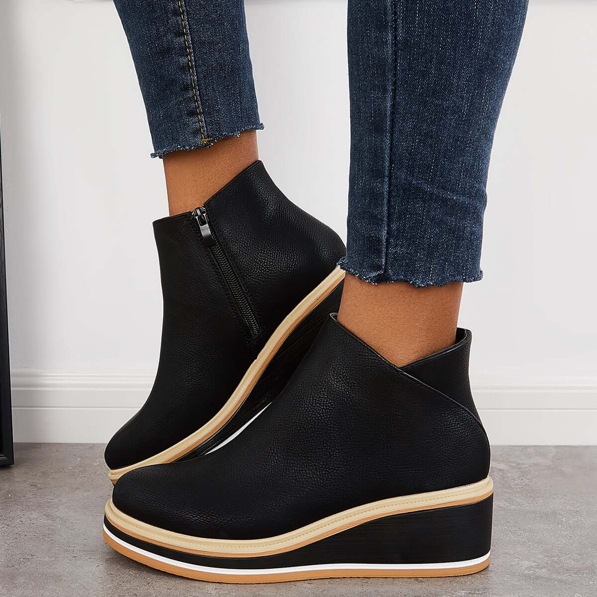 Stylish Ankle Boots With Zipper and Platform