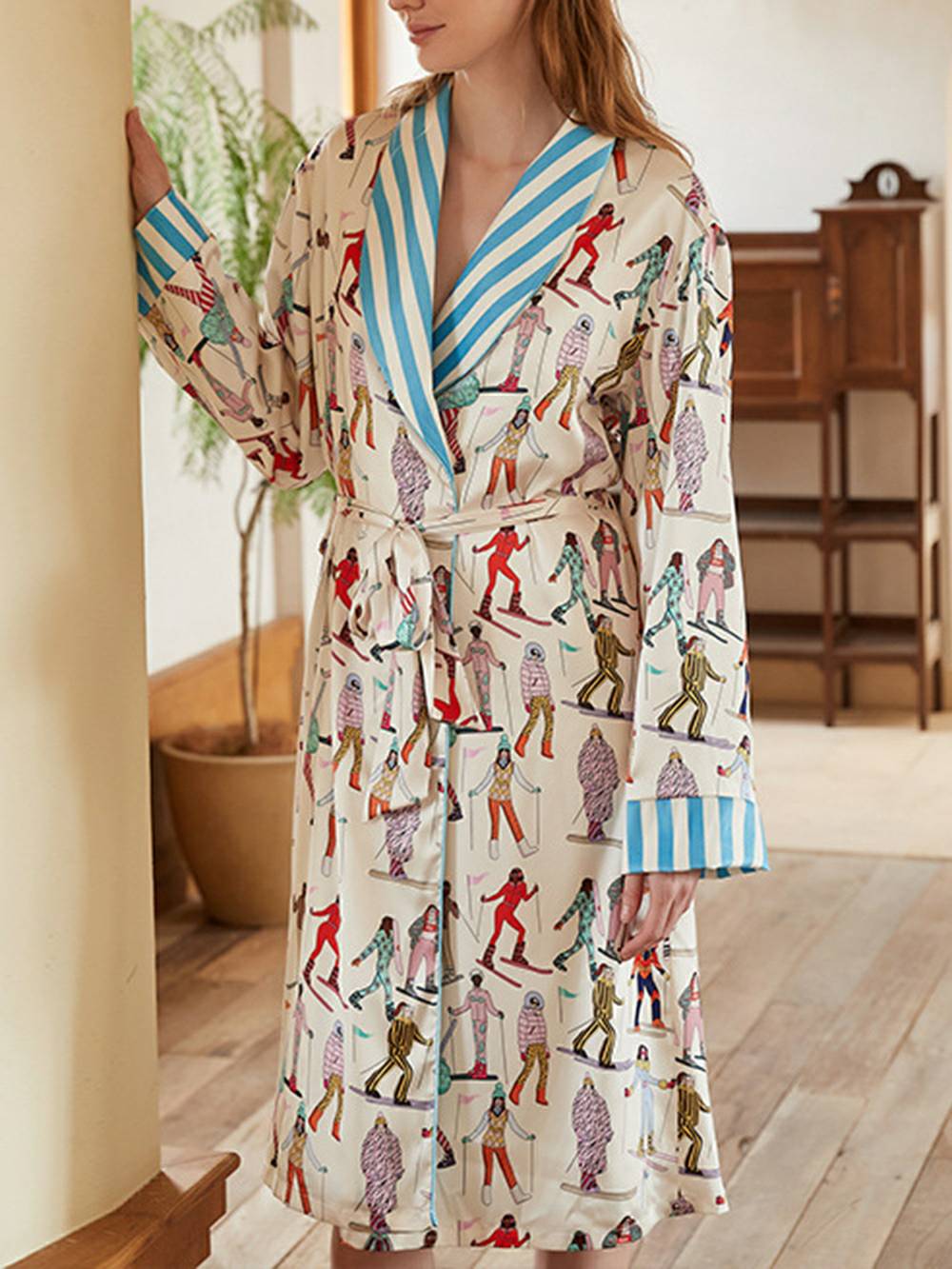 Pyjama set with bathrobe and dress