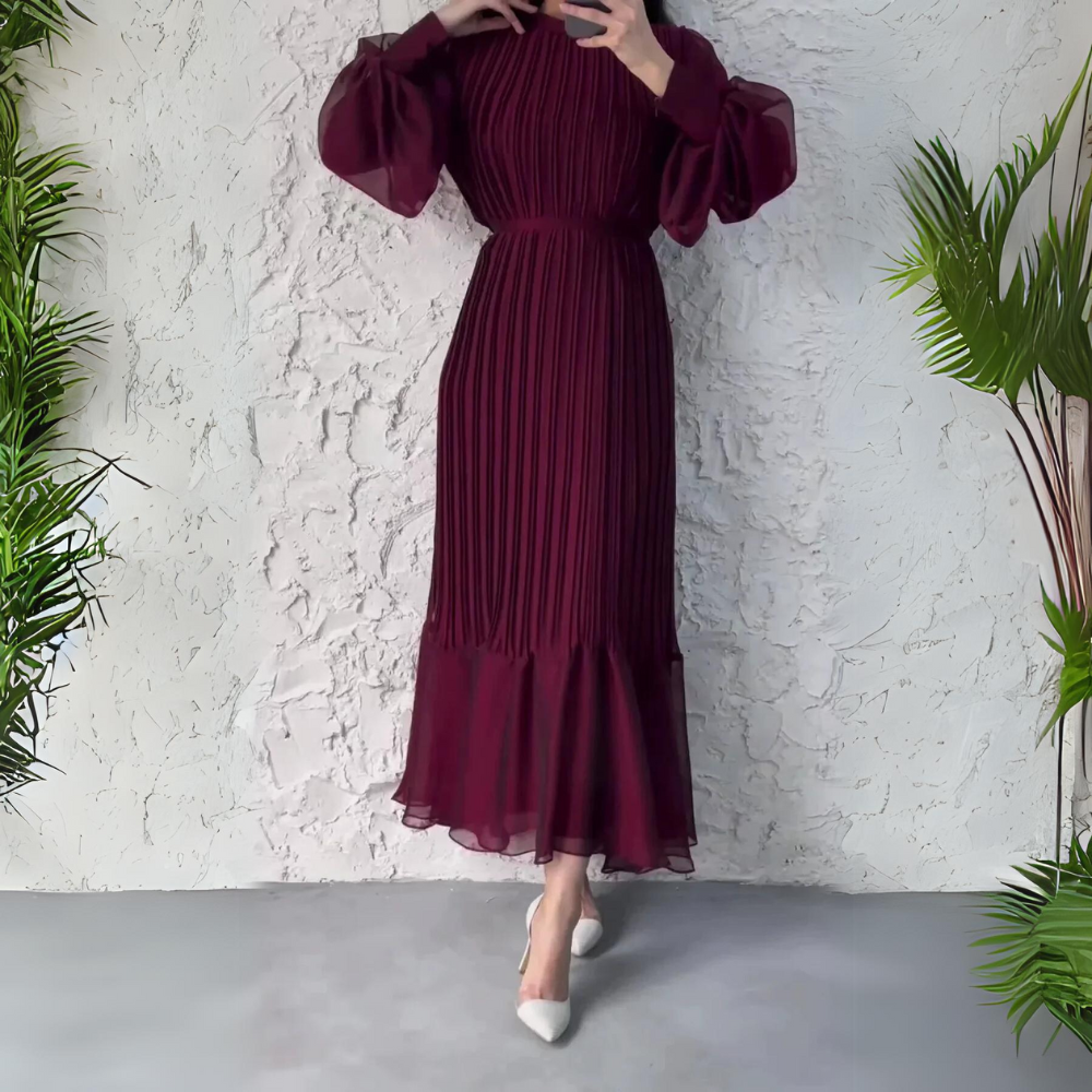 Comfortable pleated dress