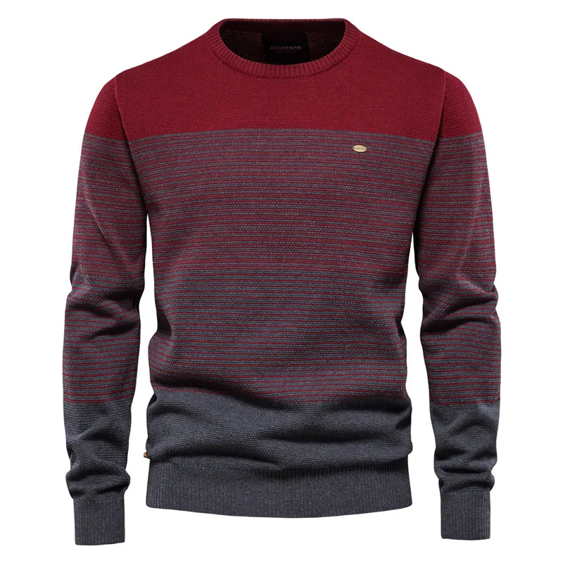 Multicoloured round neck men's jumper with modern stripe pattern