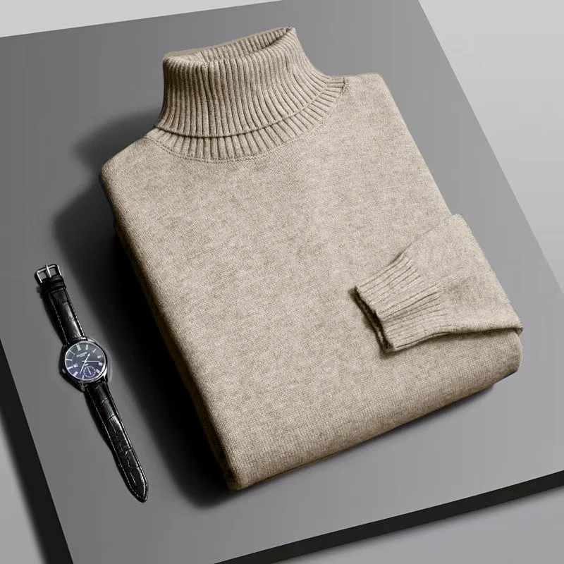 Warm turtleneck jumper in soft knitwear