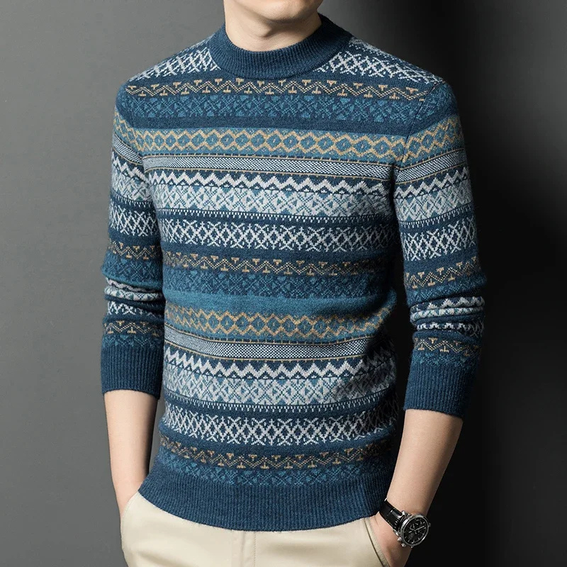 Men's patterned round neck jumper for winter comfort