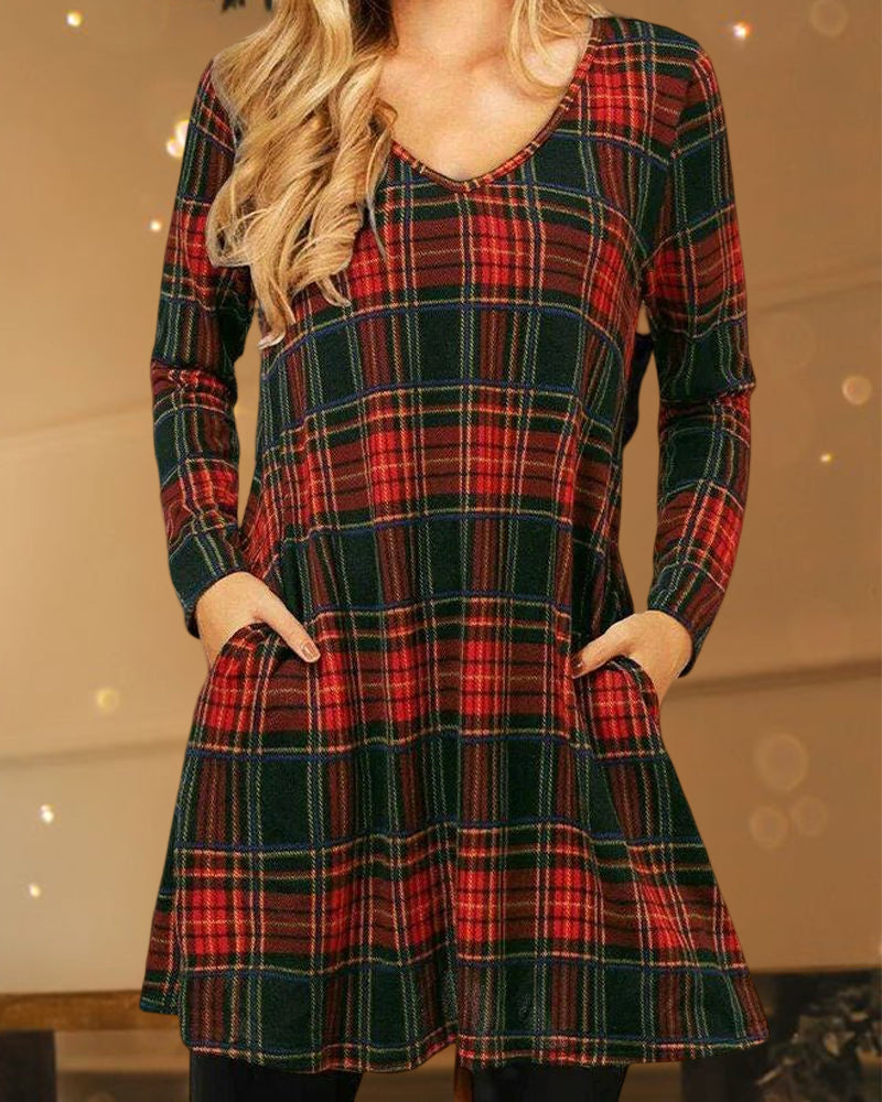 Women - Loose Dress - Relaxed Checked Fabric - Stylish and Comfortable for Everyday Wear