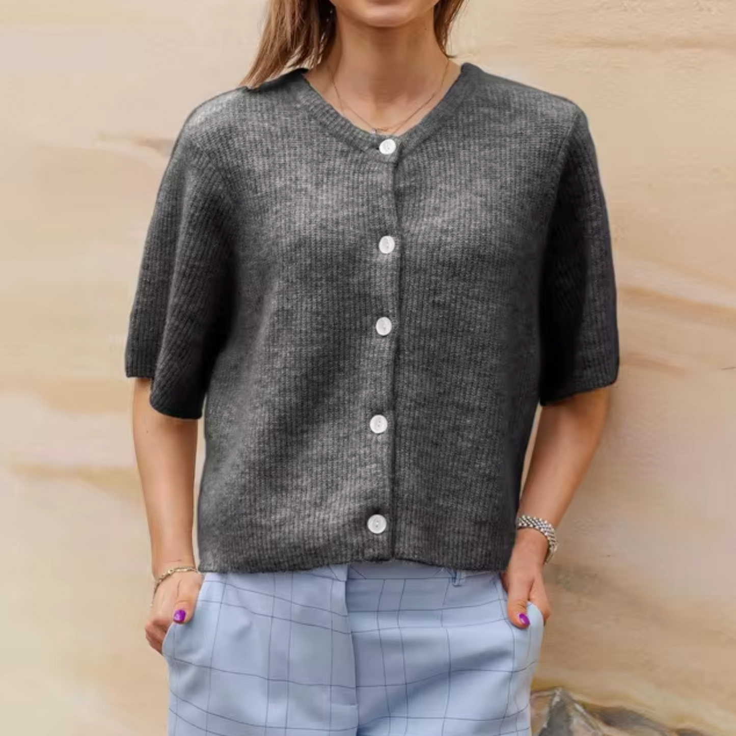 Short-sleeved knitted cardigan