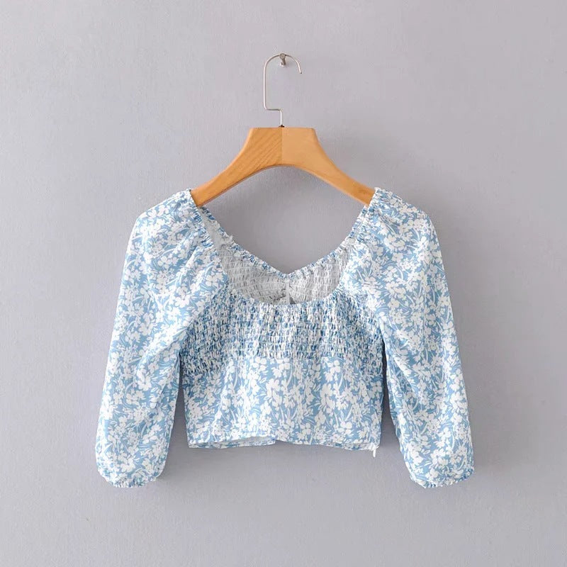 Modern Short-sleeved blouse with printed collar