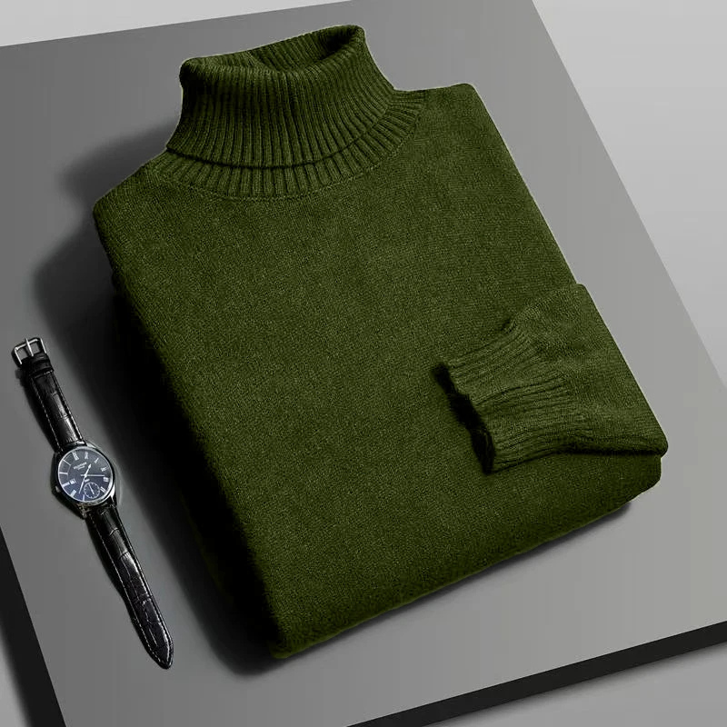 Warm turtleneck jumper in soft knitwear