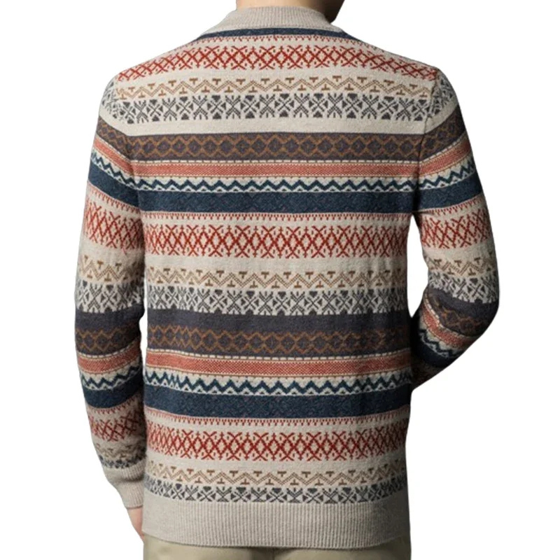 Men's patterned round neck jumper for winter comfort