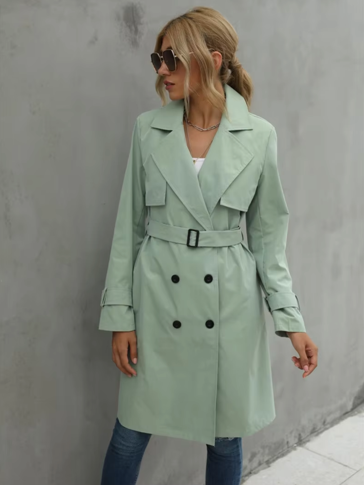 Casual trench coat with long sleeves