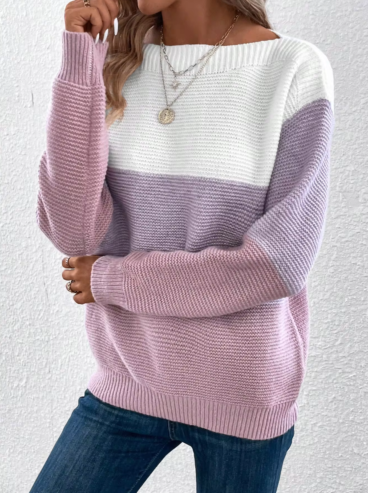 Elegant three-coloured jumper