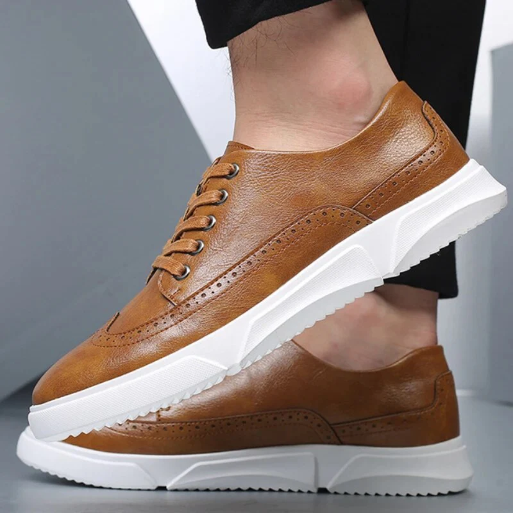 Elegant men's sneakers with laces and comfort sole