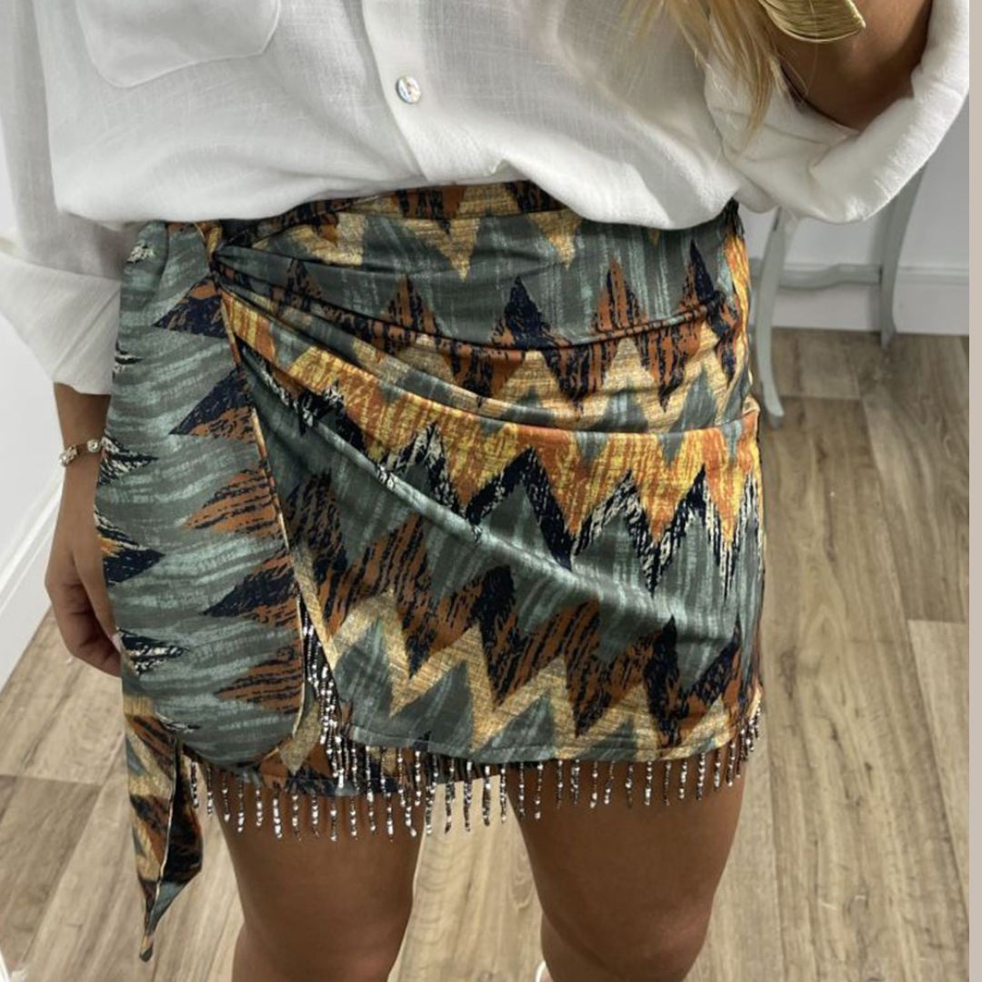 Wrap skirt with zigzag pattern