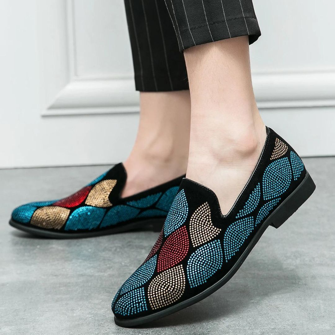 Modern slippers with a geometric pattern