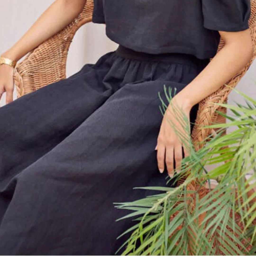 Flowing midi skirt with elasticated waistband