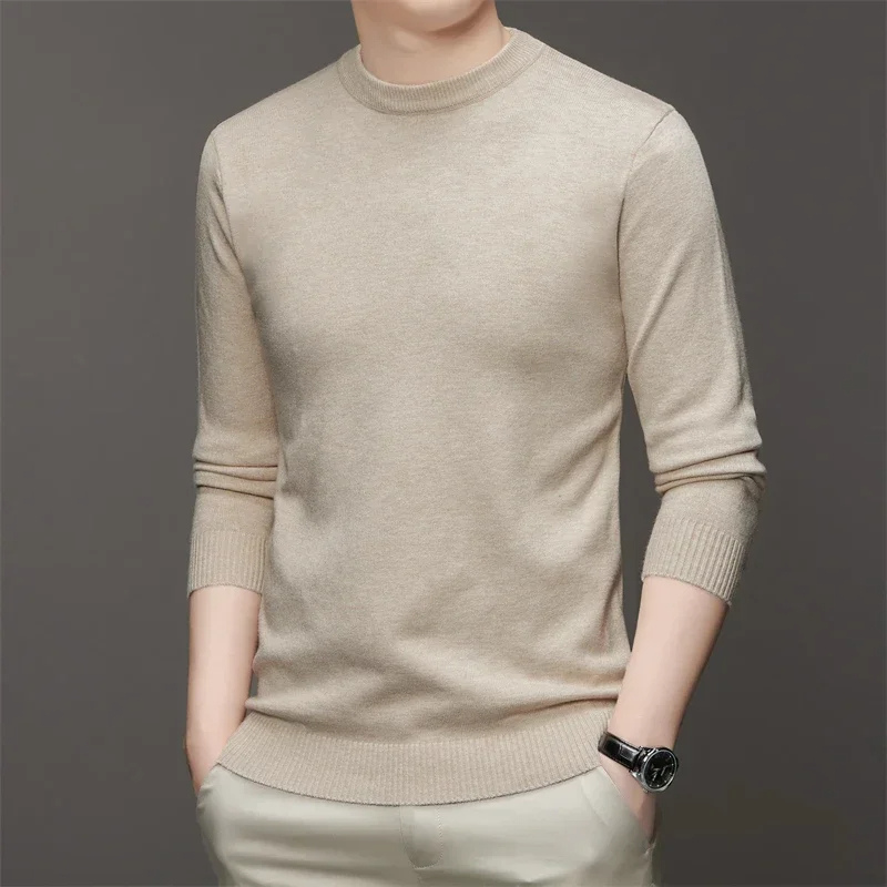 Simple Round Neck Men's Sweater with Elegant Fit