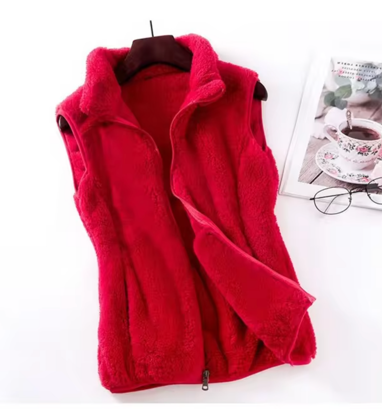 Sleeveless velvet fleece jacket