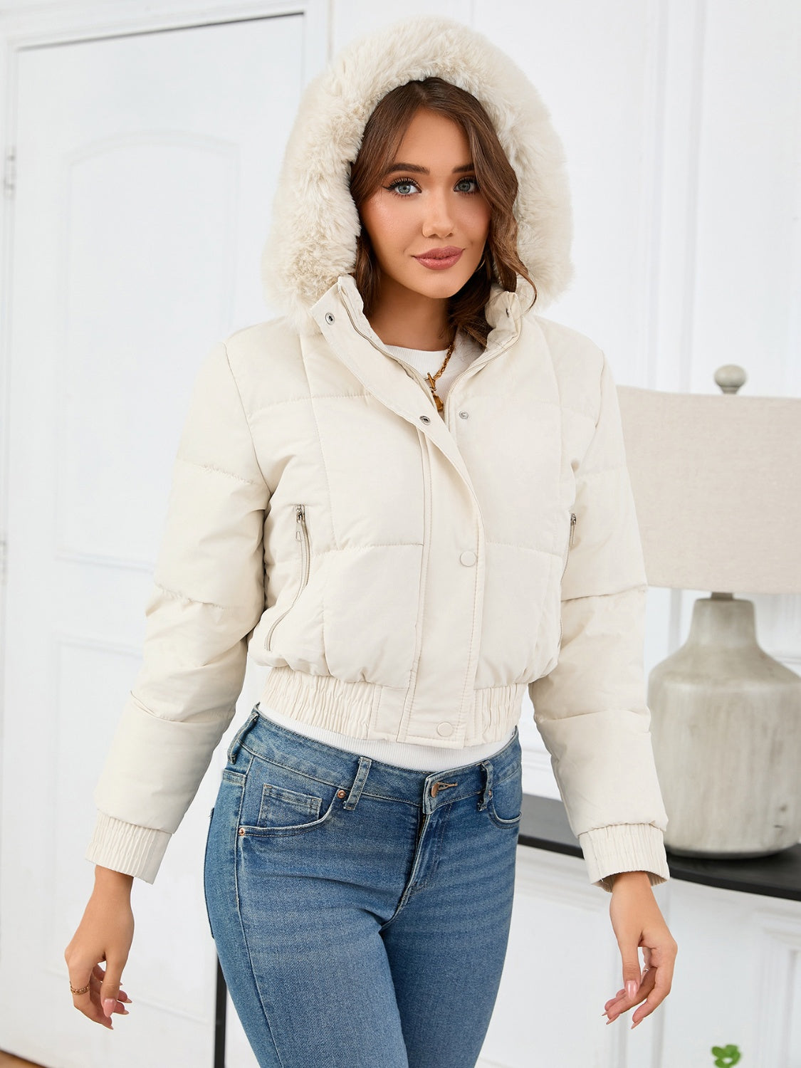 Women - Winter Coat - Cropped Design - Stylish & Warm Outerwear for Cold Weather