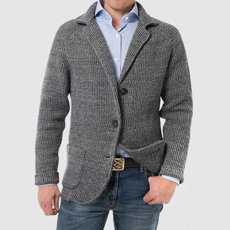 Elegant long-sleeved jacket with chapel pocket