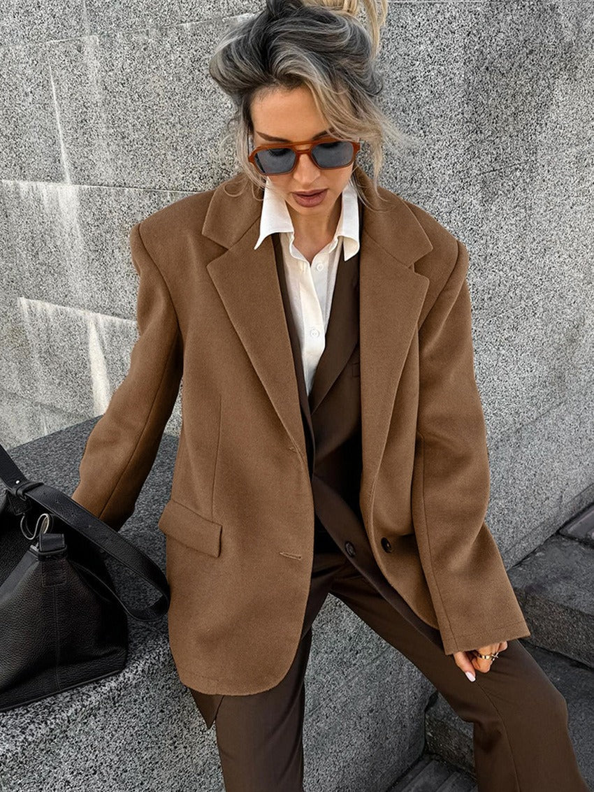 Women - Wool Coat - Elegant & Casual Design - Stylish Winter Outerwear for a Chic Look