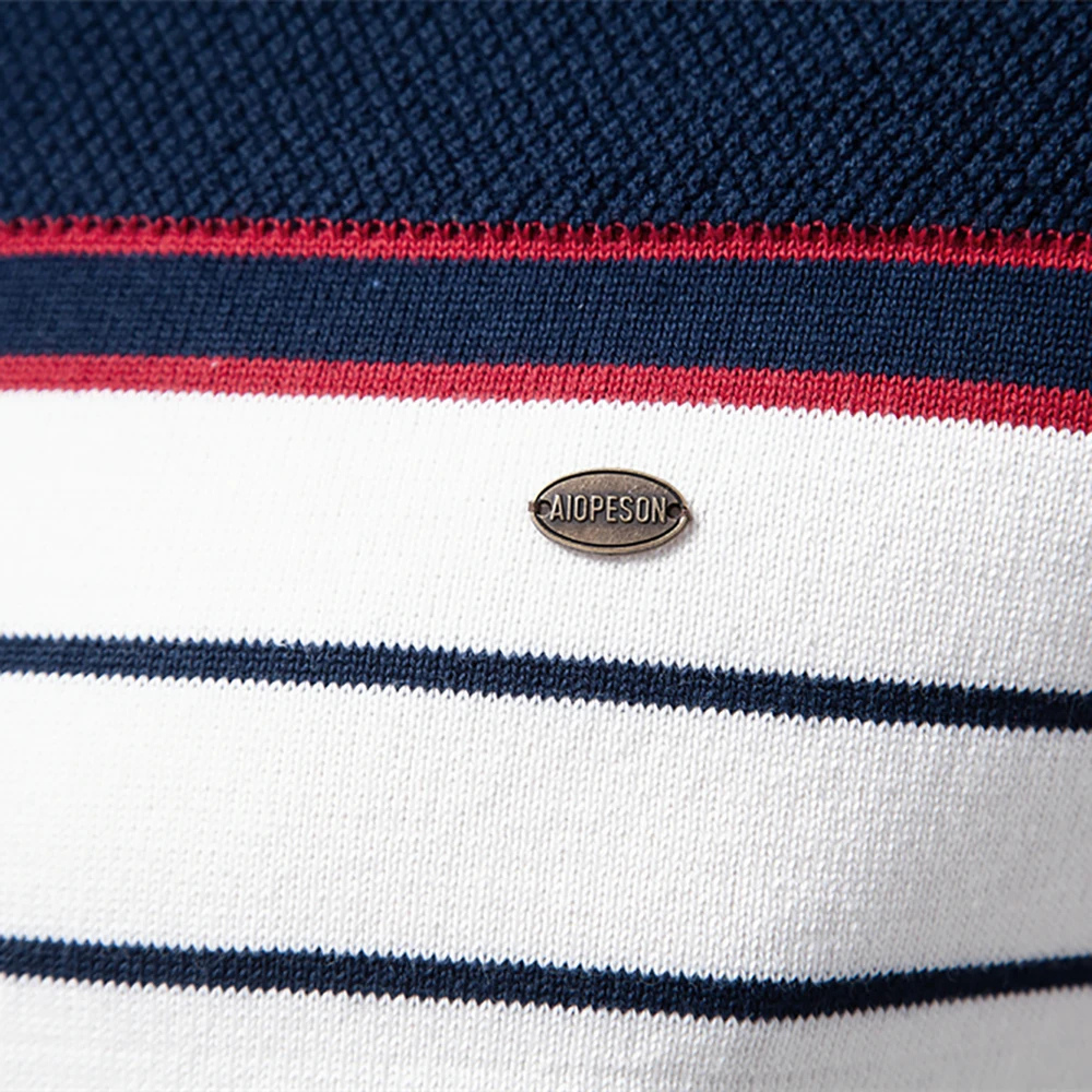 Striped round neck men's jumper in nautical style