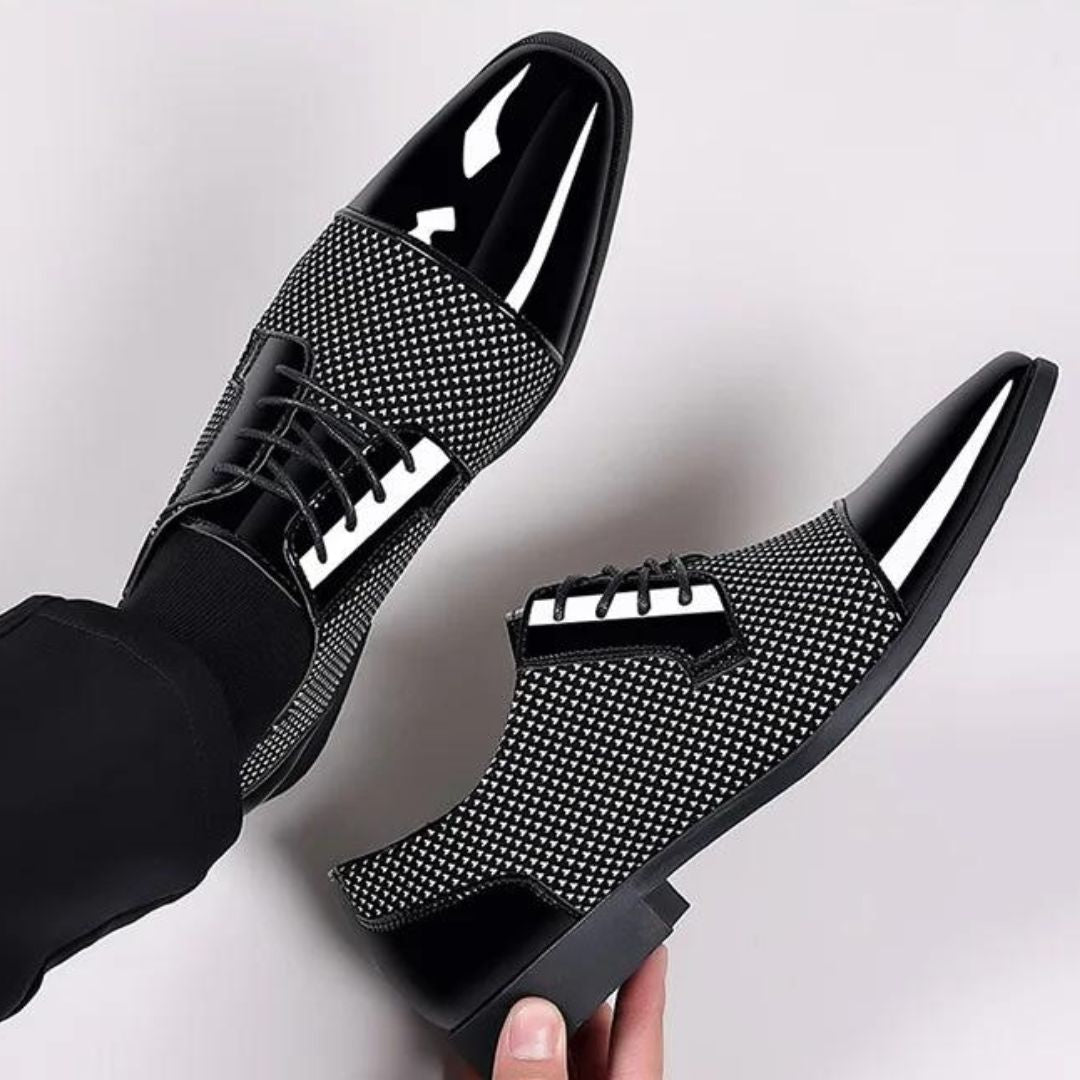 Lace-up shoes with textured surface