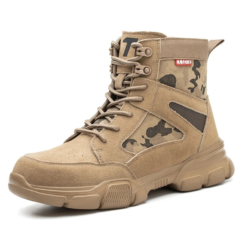 Boots with heat-resistant sole and reinforced toe protection