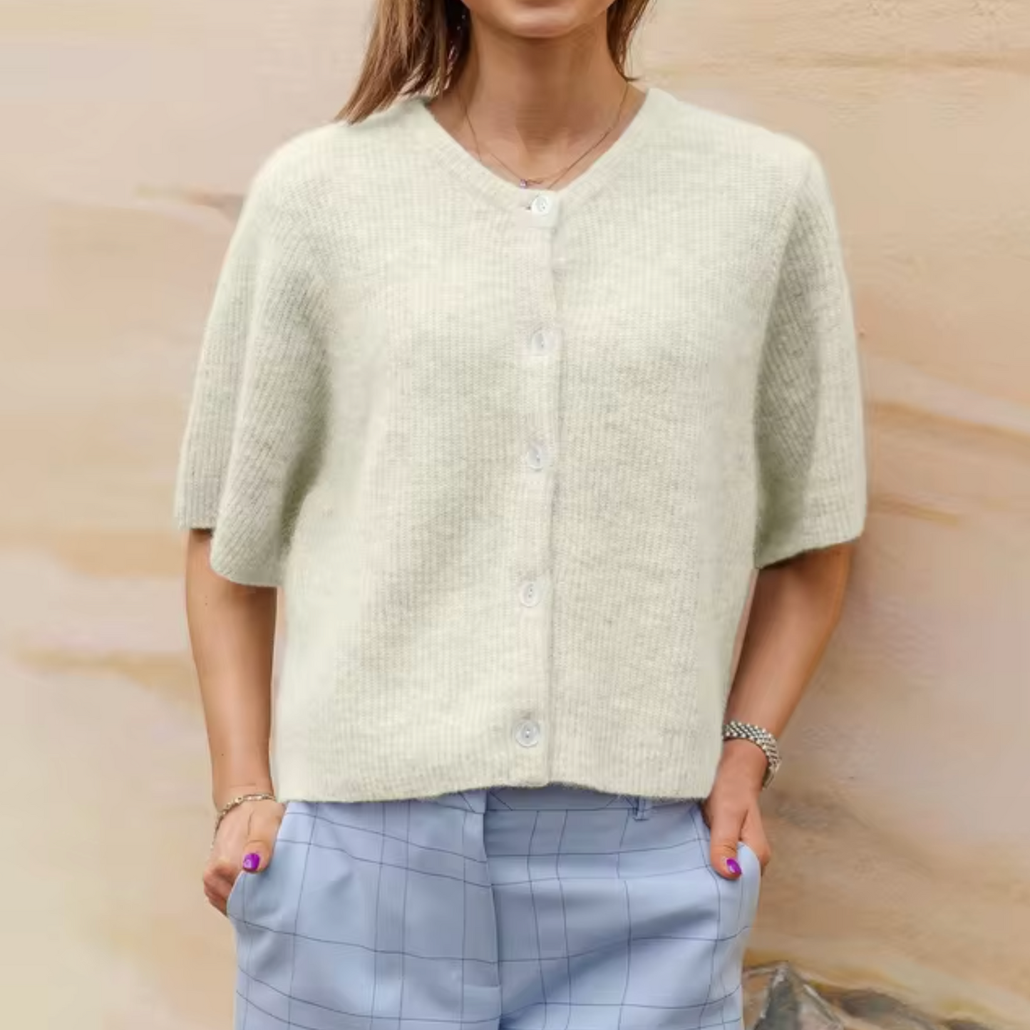 Short-sleeved knitted cardigan