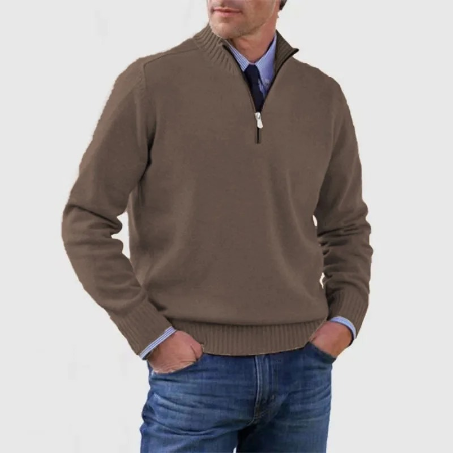 Elegant knitted pullover with zip