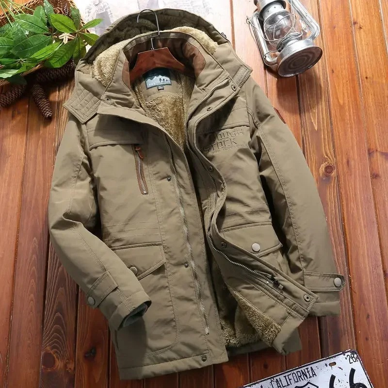 Winter jacket with warm lining and hood, suitable for outdoor use